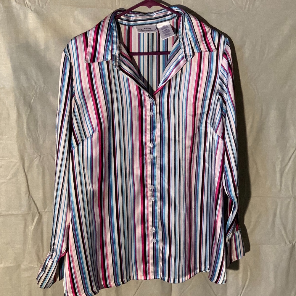 Maternity button up - Picture 1 of 3